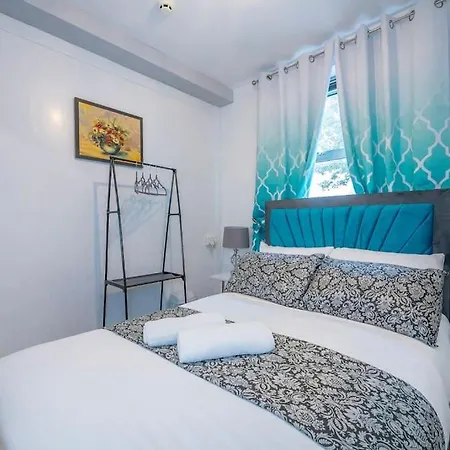 *f9gh* For Your Relaxed & Cosy + Free Parking + Free Fast Wifi * شقة